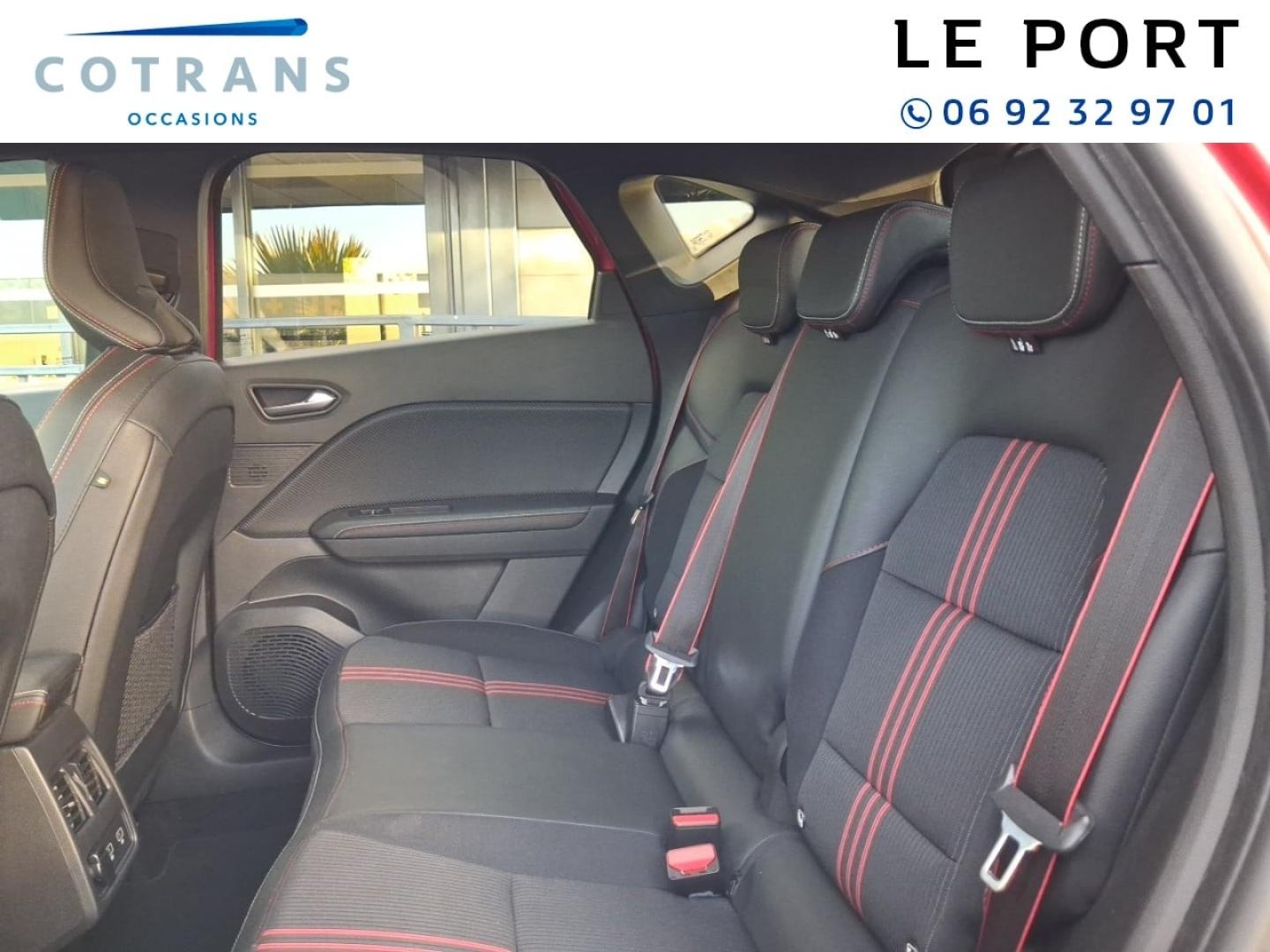 Photo 8 du véhicule RENAULT Captur 1.6 E-Tech hybride 145ch RS Line - Vue extérieure