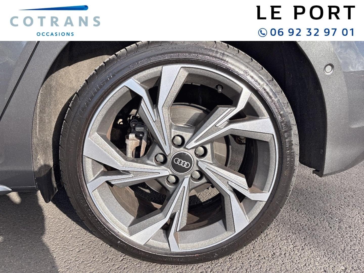 Photo 5 du véhicule AUDI A3 Sportback 40 TFSI e 204ch S line S tronic 6 - Vue extérieure
