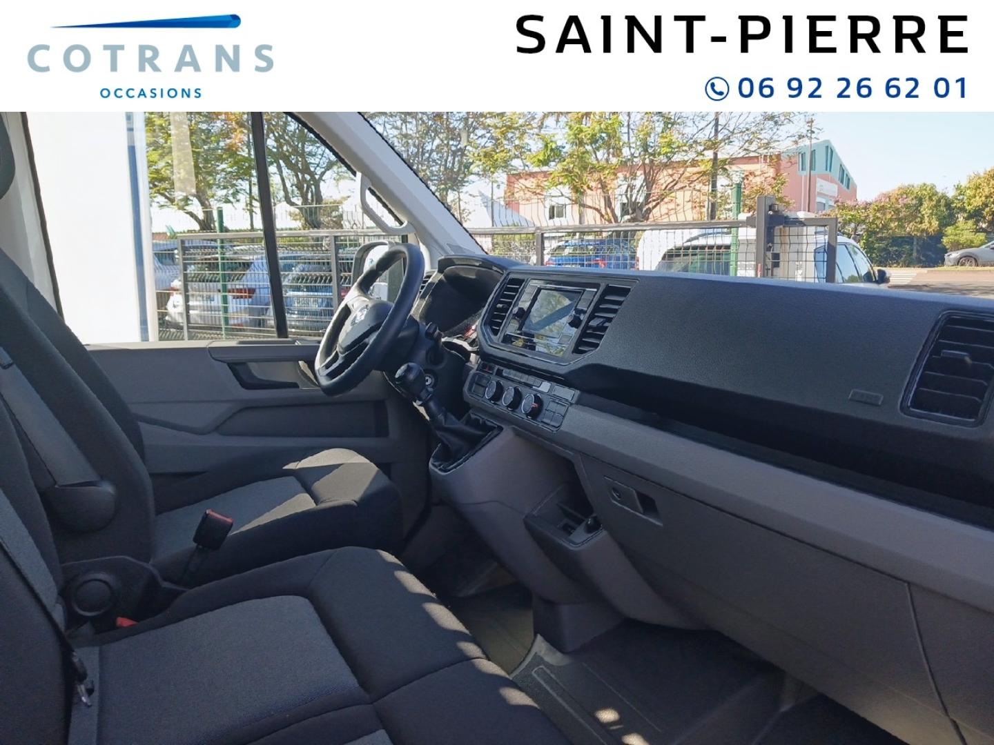 Photo 6 du véhicule VOLKSWAGEN Crafter PlatCb 35 L3 2.0 TDI 140ch Business Traction + - Vue extérieure