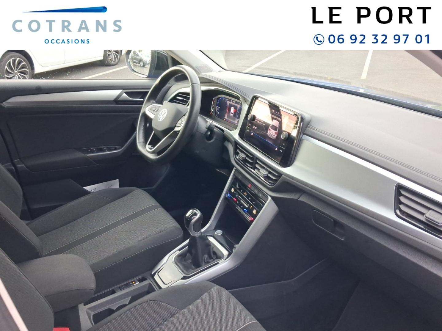 Photo 6 du véhicule VOLKSWAGEN T-Roc 1.0 TSI 110ch Life - Vue extérieure