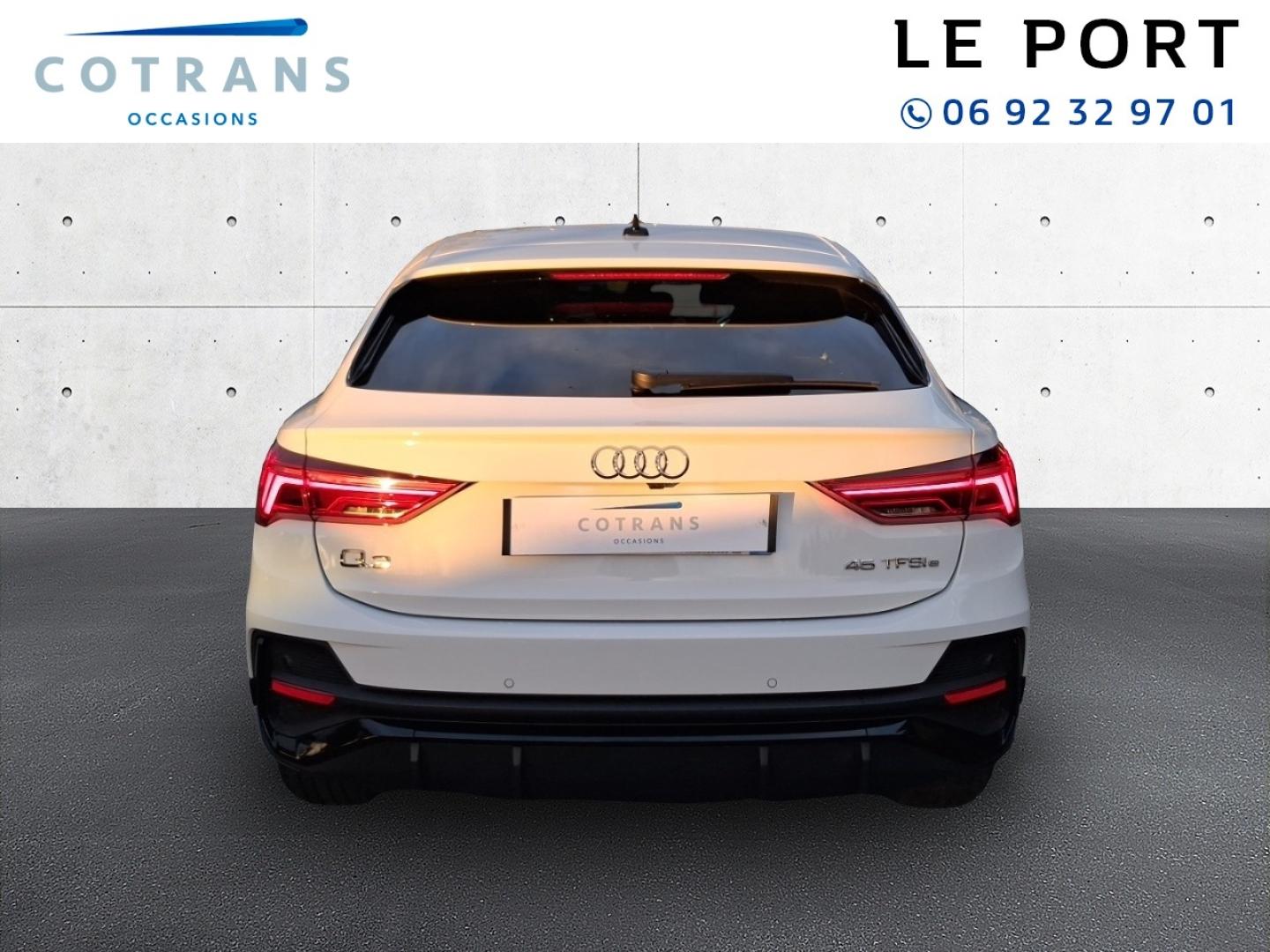 Photo 2 du véhicule AUDI Q3 Sportback 45 TFSI e 245ch S line S tronic 6 - Vue extérieure