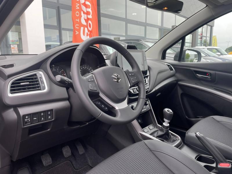 SUZUKI S-Cross