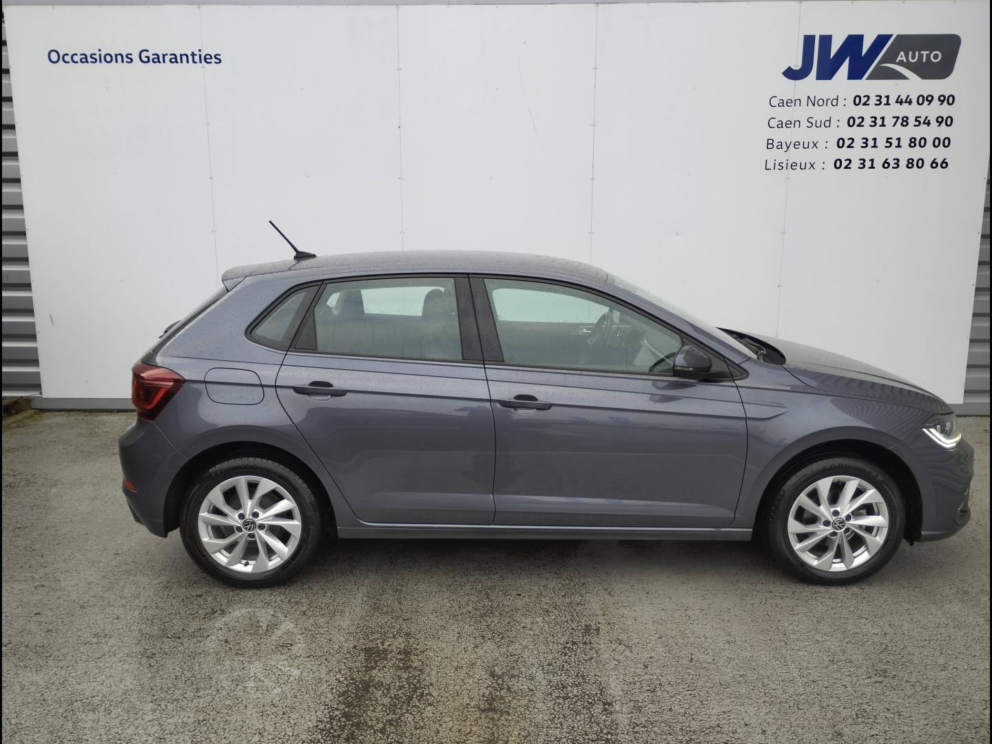 VOLKSWAGEN Polo