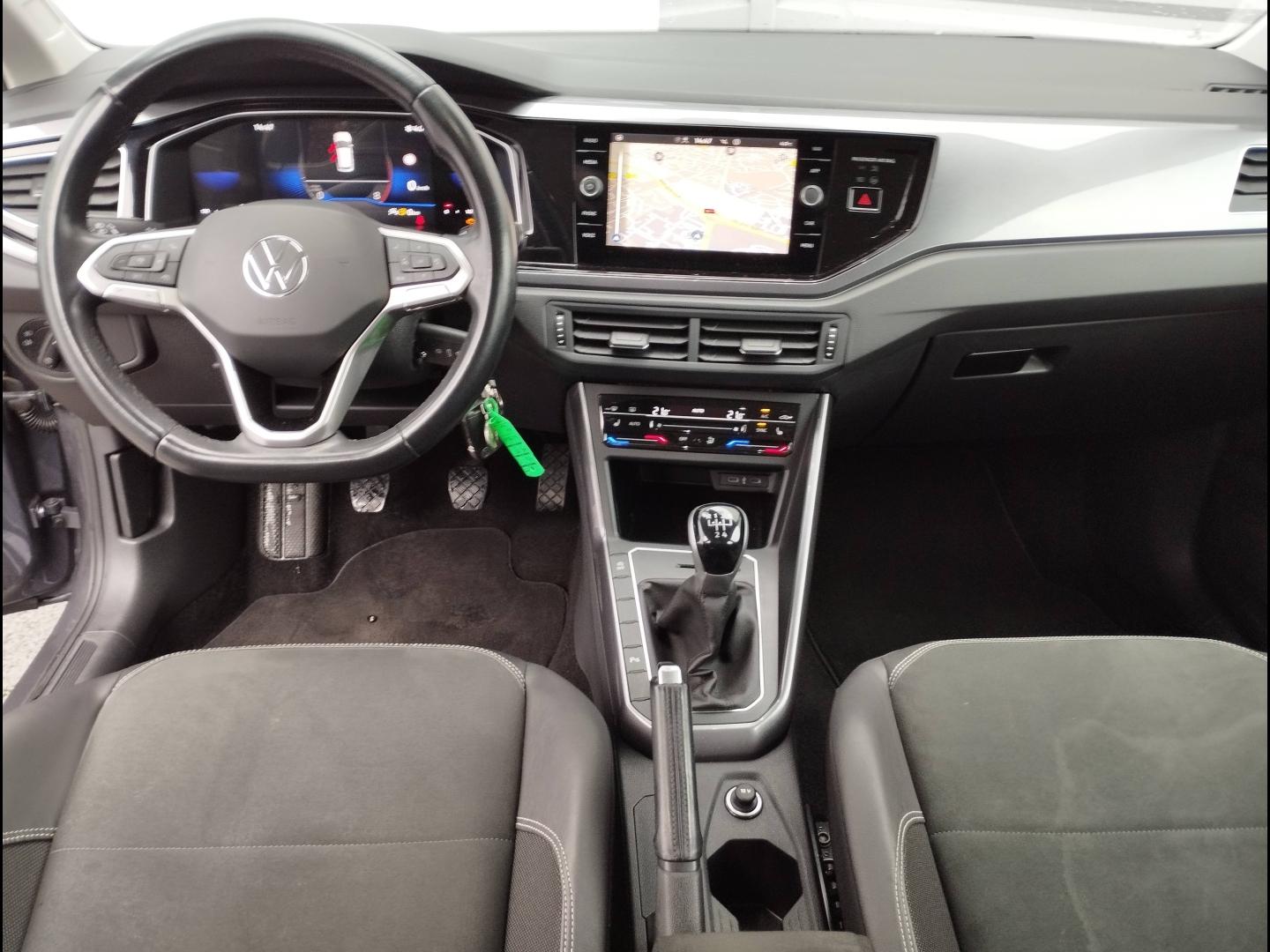 VOLKSWAGEN Polo