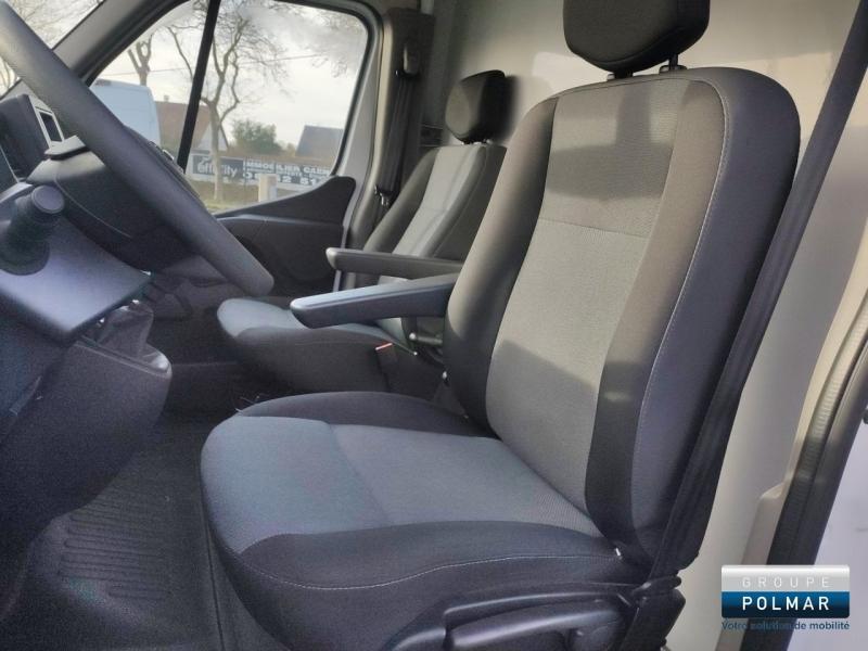 NISSAN Interstar Grd Vol
