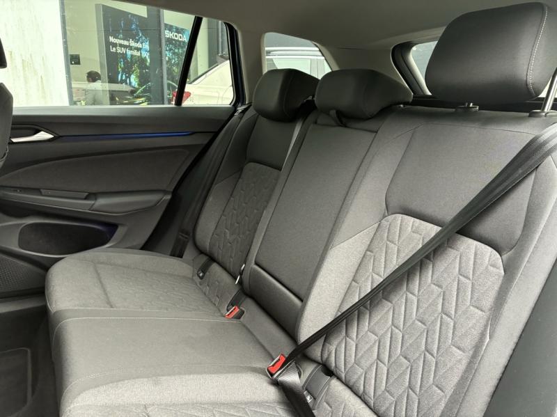VOLKSWAGEN Golf SW