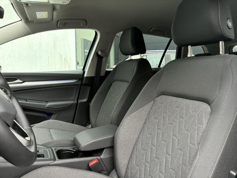 VOLKSWAGEN Golf SW