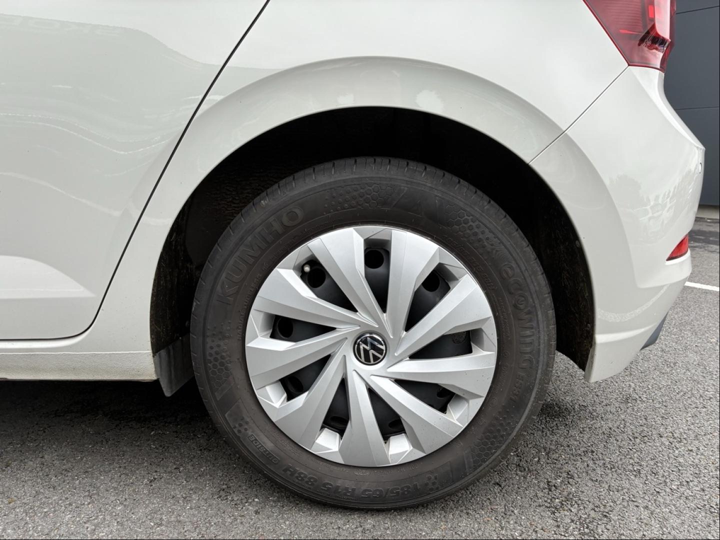 VOLKSWAGEN Polo