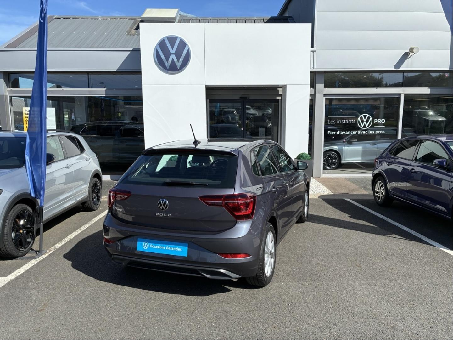 VOLKSWAGEN Polo