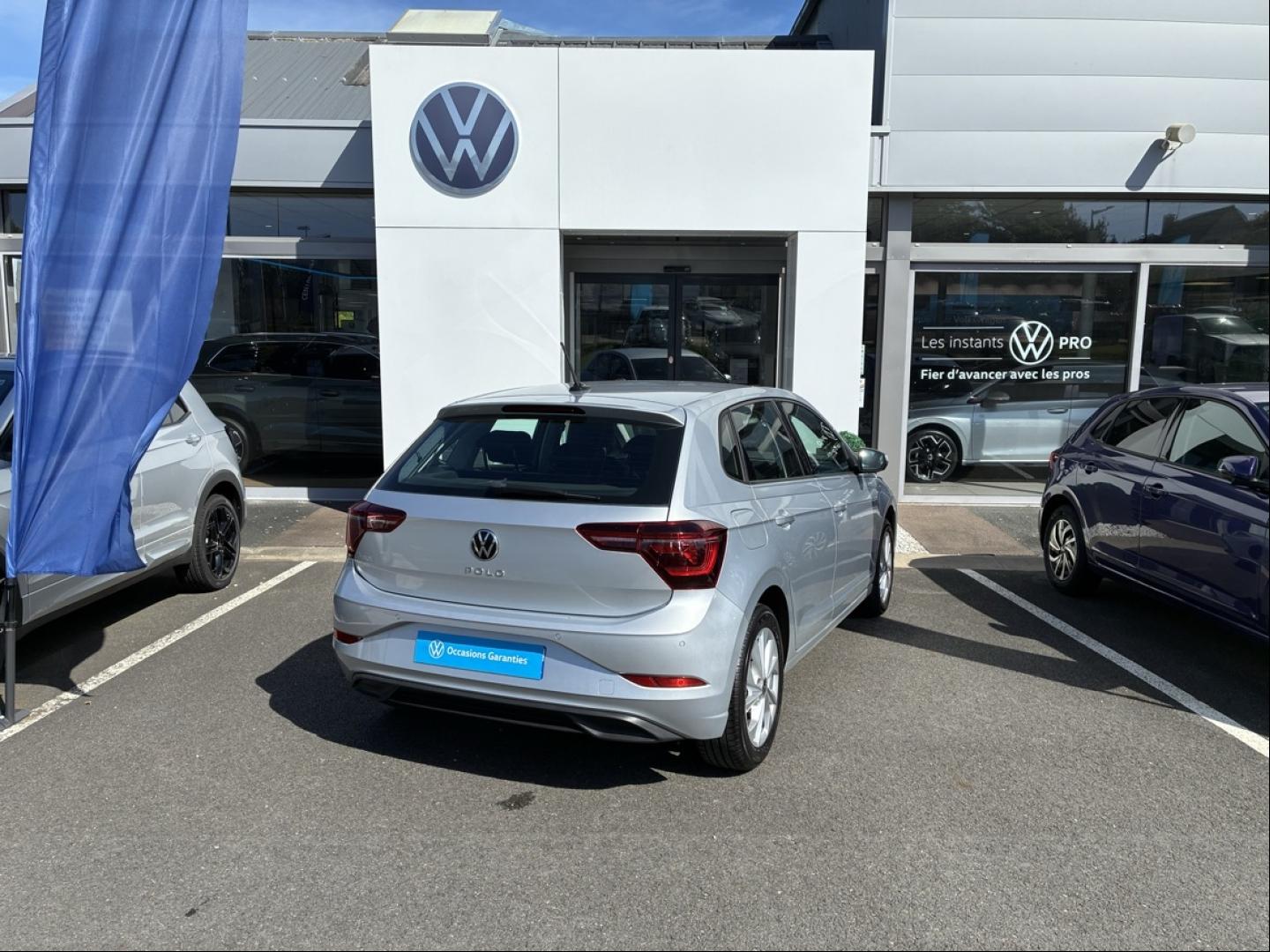 VOLKSWAGEN Polo