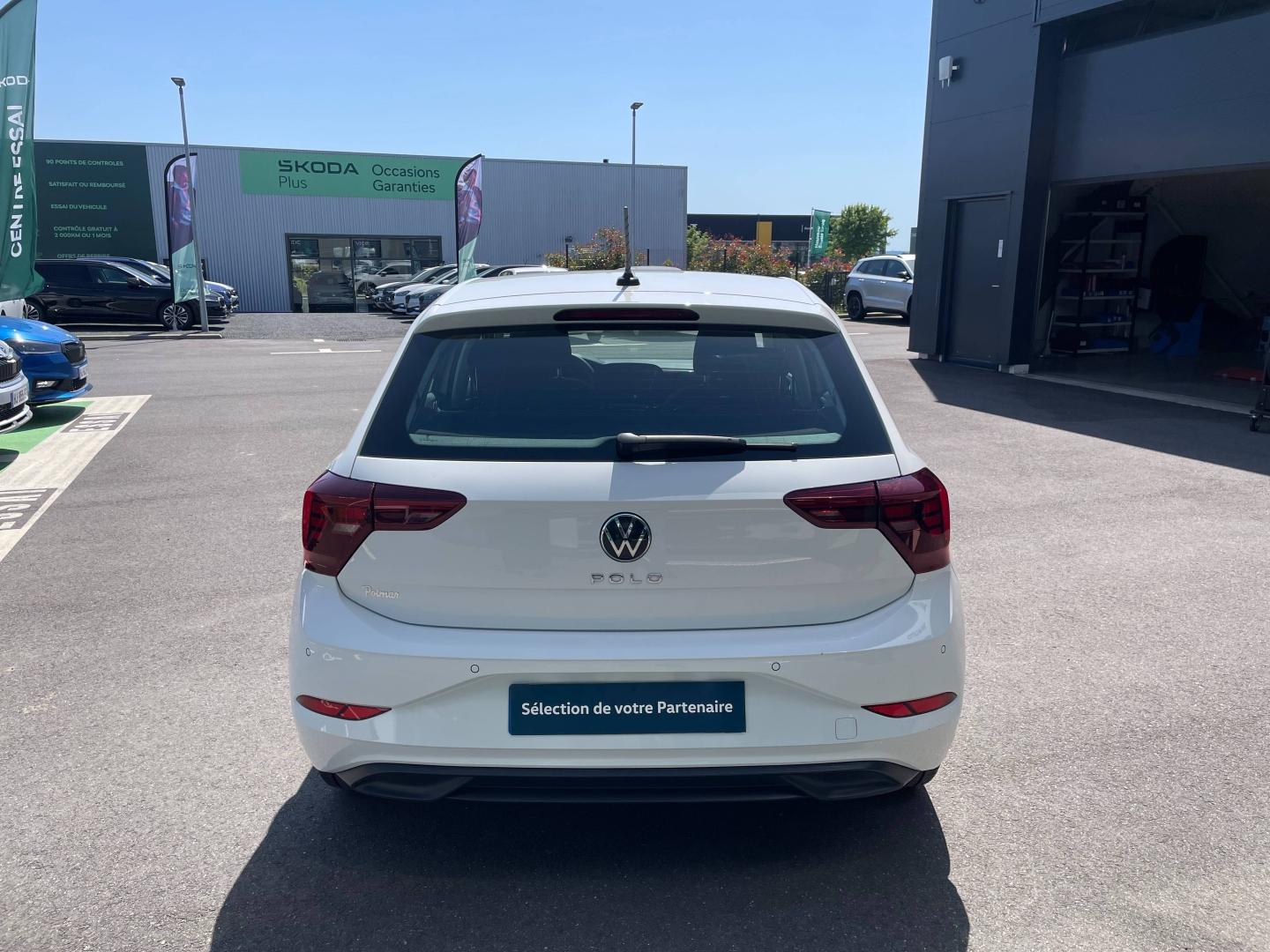 VOLKSWAGEN Polo