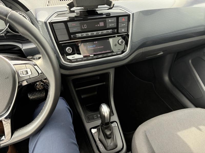 VOLKSWAGEN e-up!