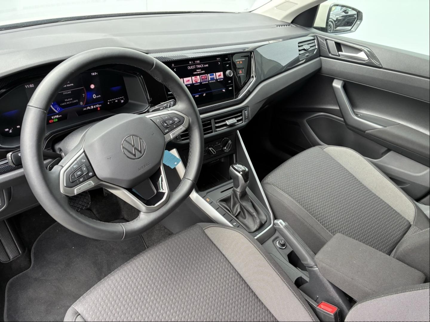 VOLKSWAGEN Polo
