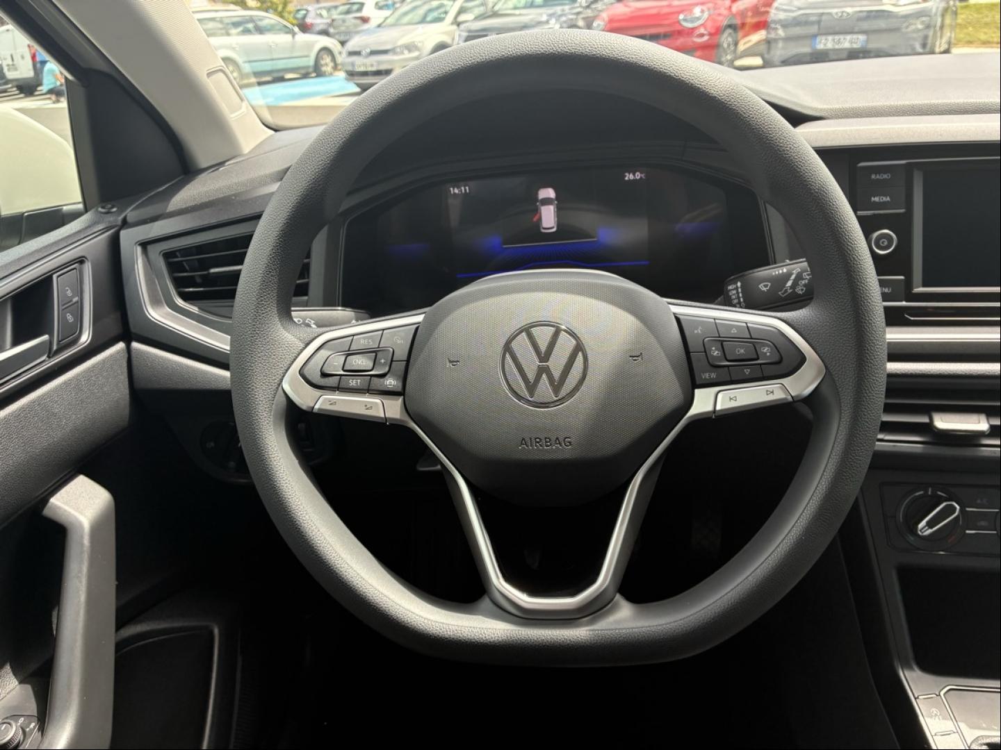 VOLKSWAGEN Polo
