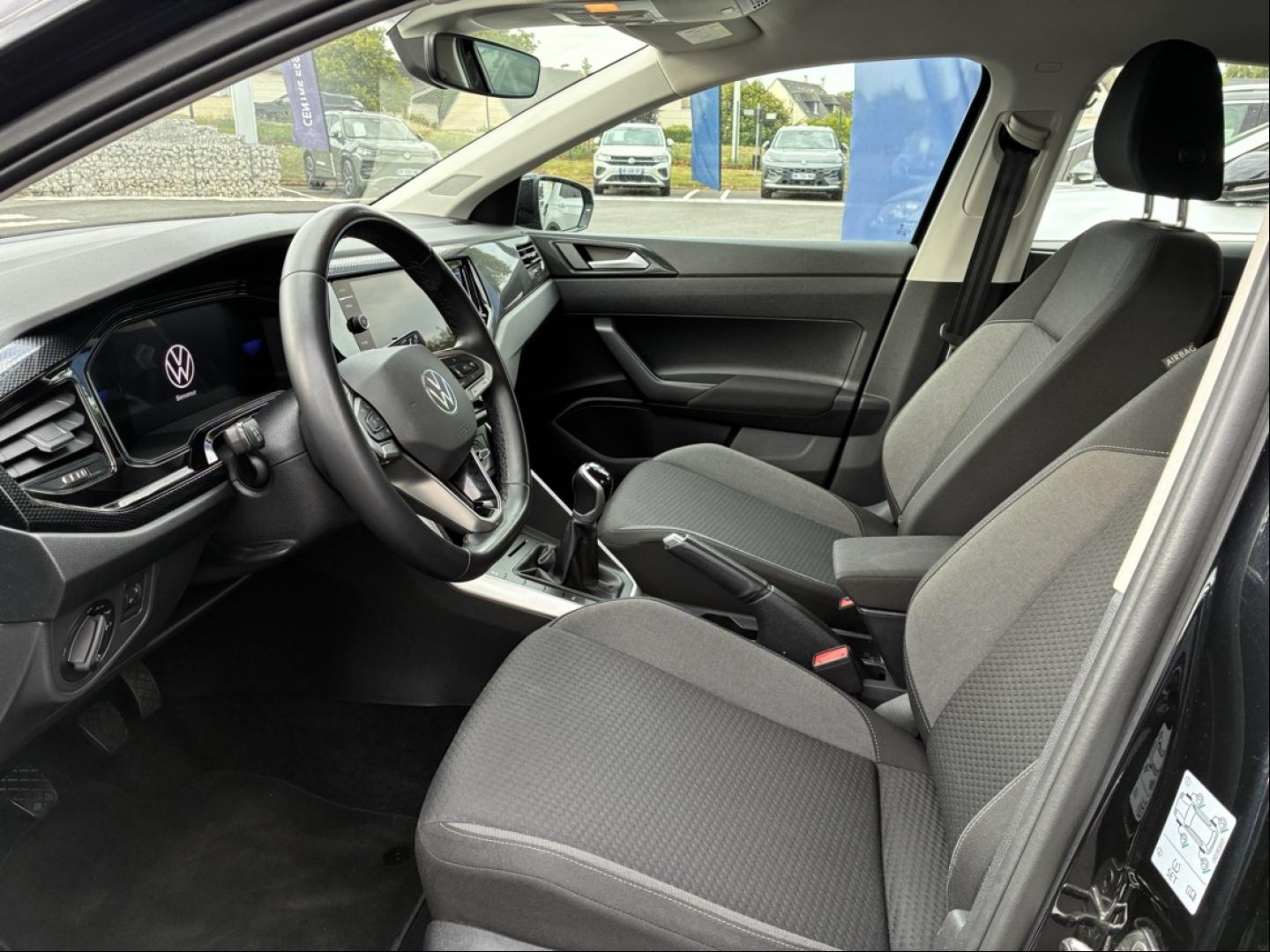 VOLKSWAGEN Polo