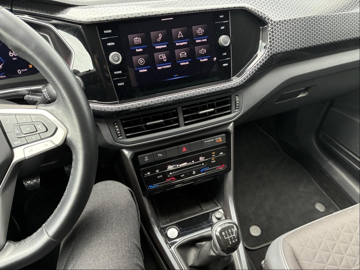 VOLKSWAGEN T-Cross