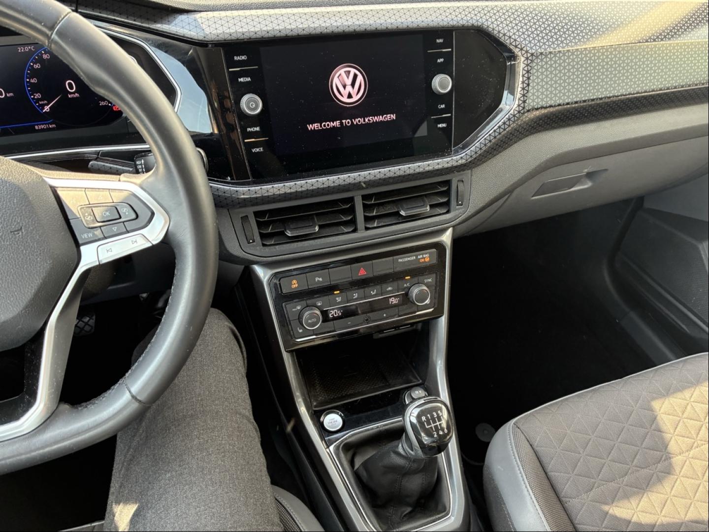 VOLKSWAGEN T-Cross