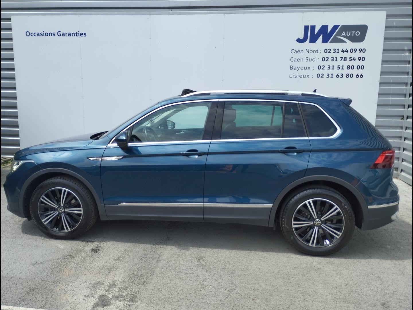 VOLKSWAGEN Tiguan