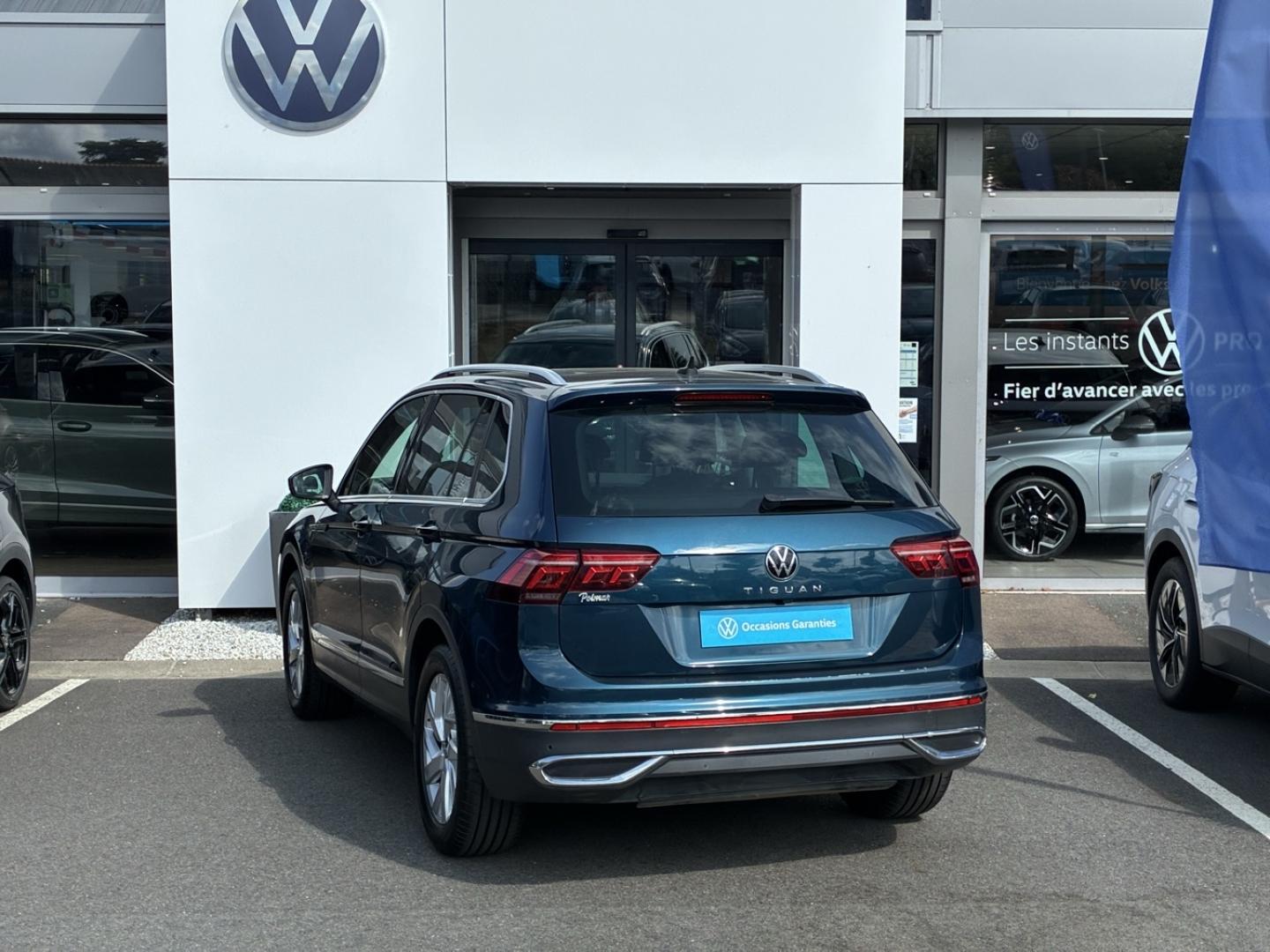 VOLKSWAGEN Tiguan