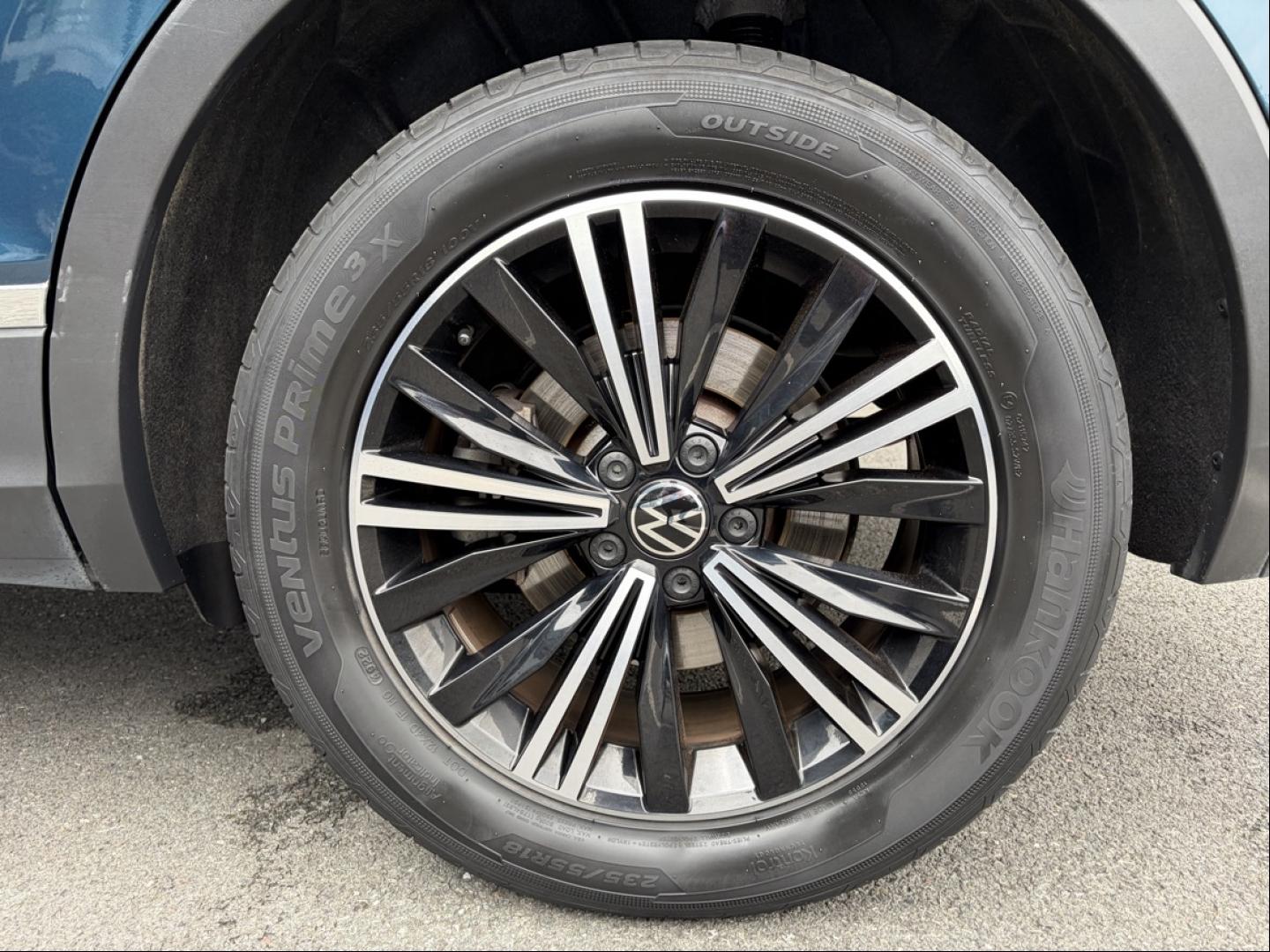 VOLKSWAGEN Tiguan