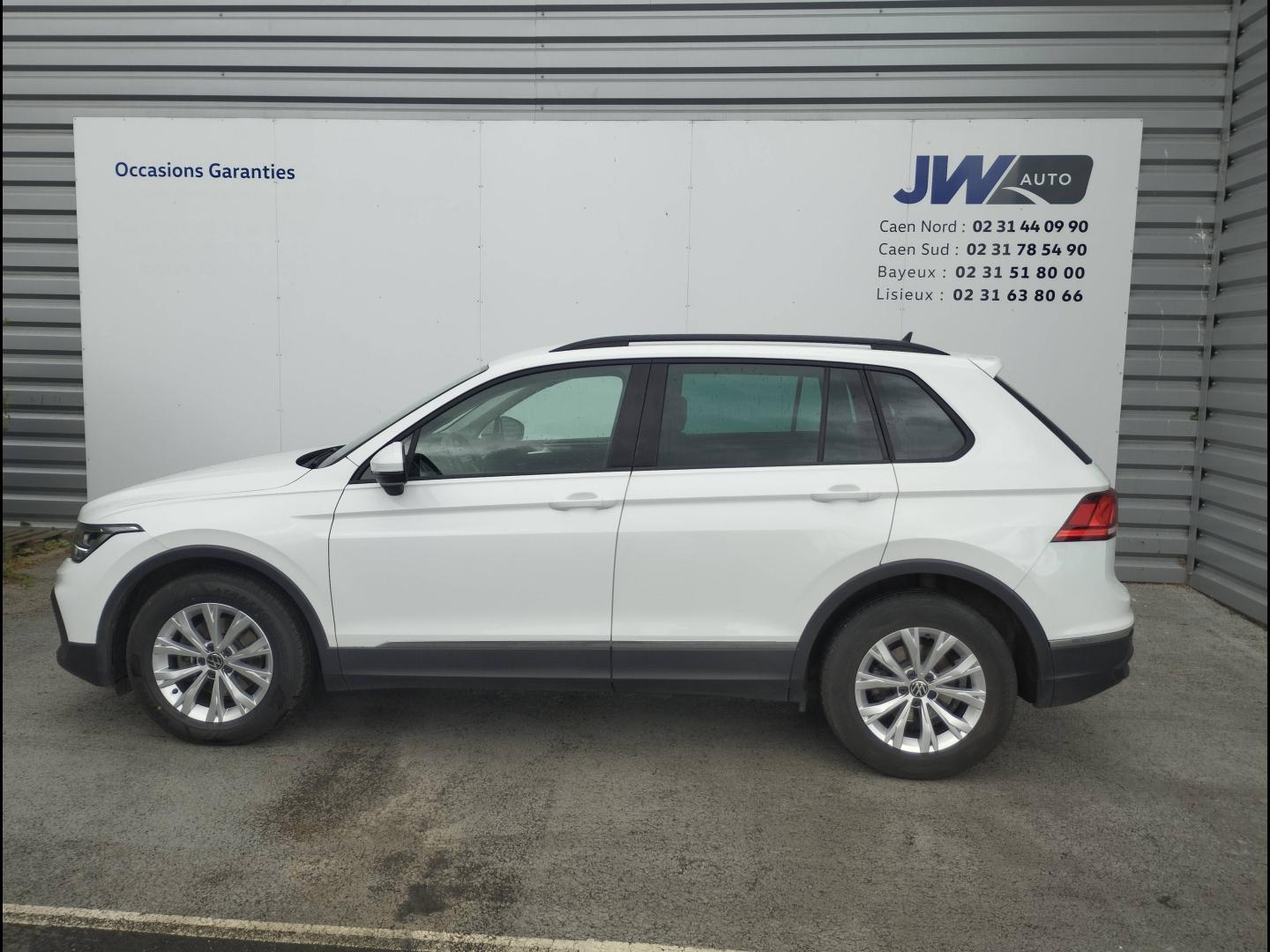 VOLKSWAGEN Tiguan