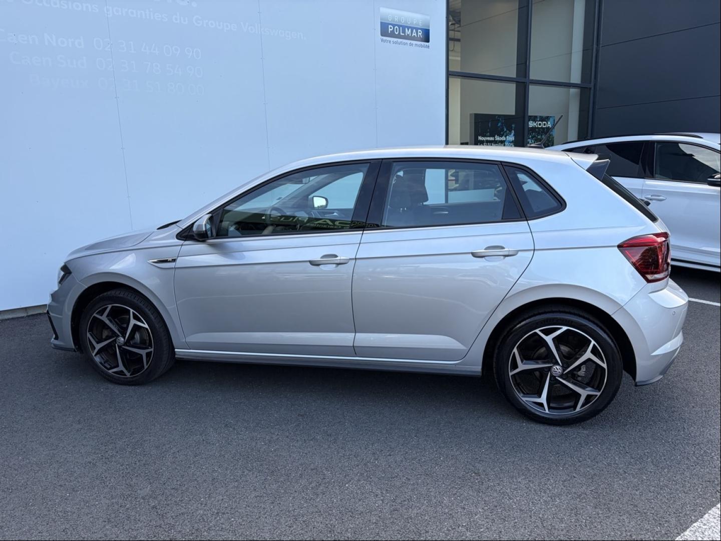 VOLKSWAGEN Polo