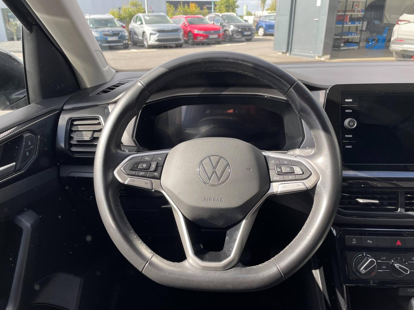 VOLKSWAGEN T-Cross