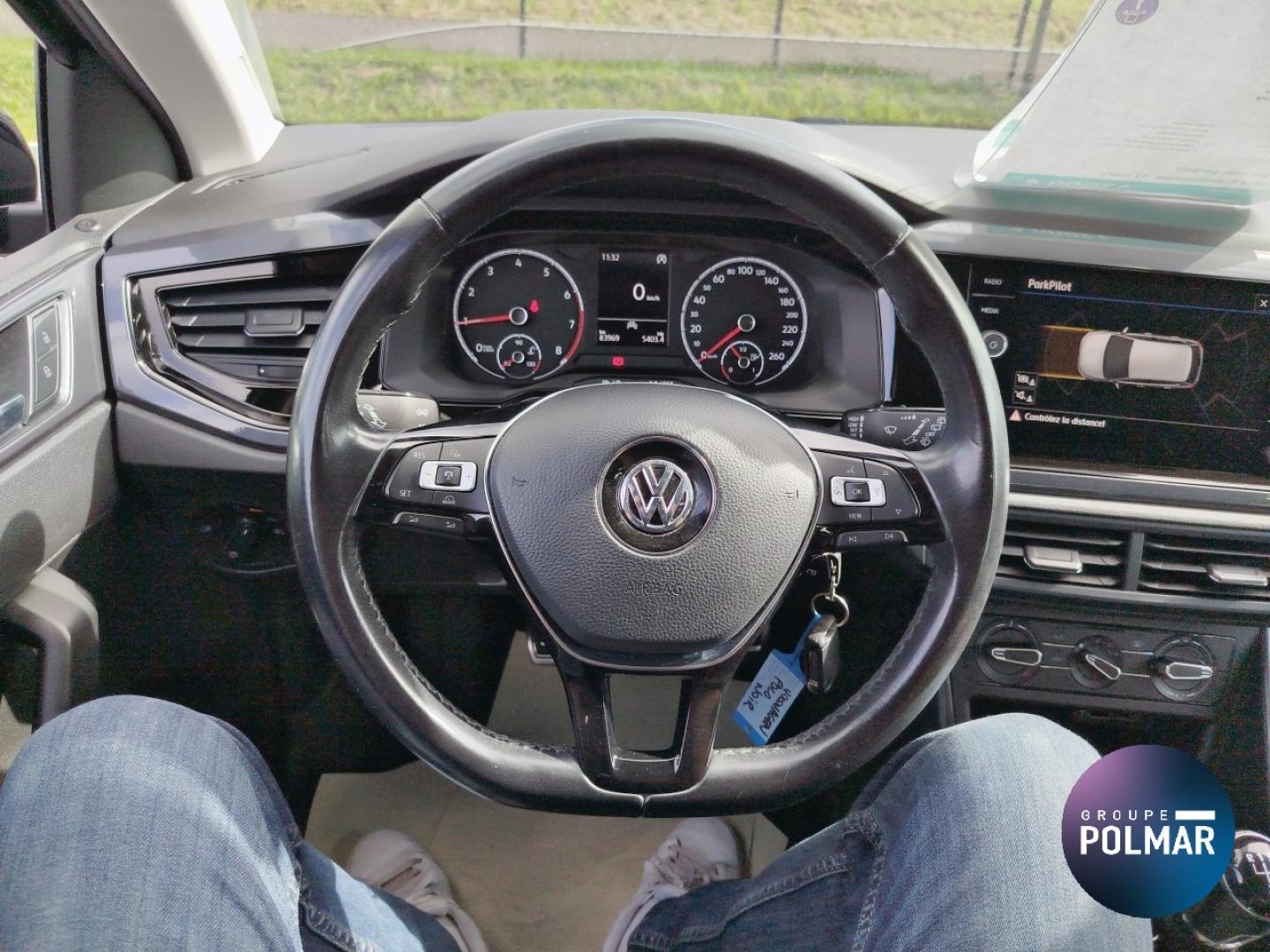 VOLKSWAGEN Polo