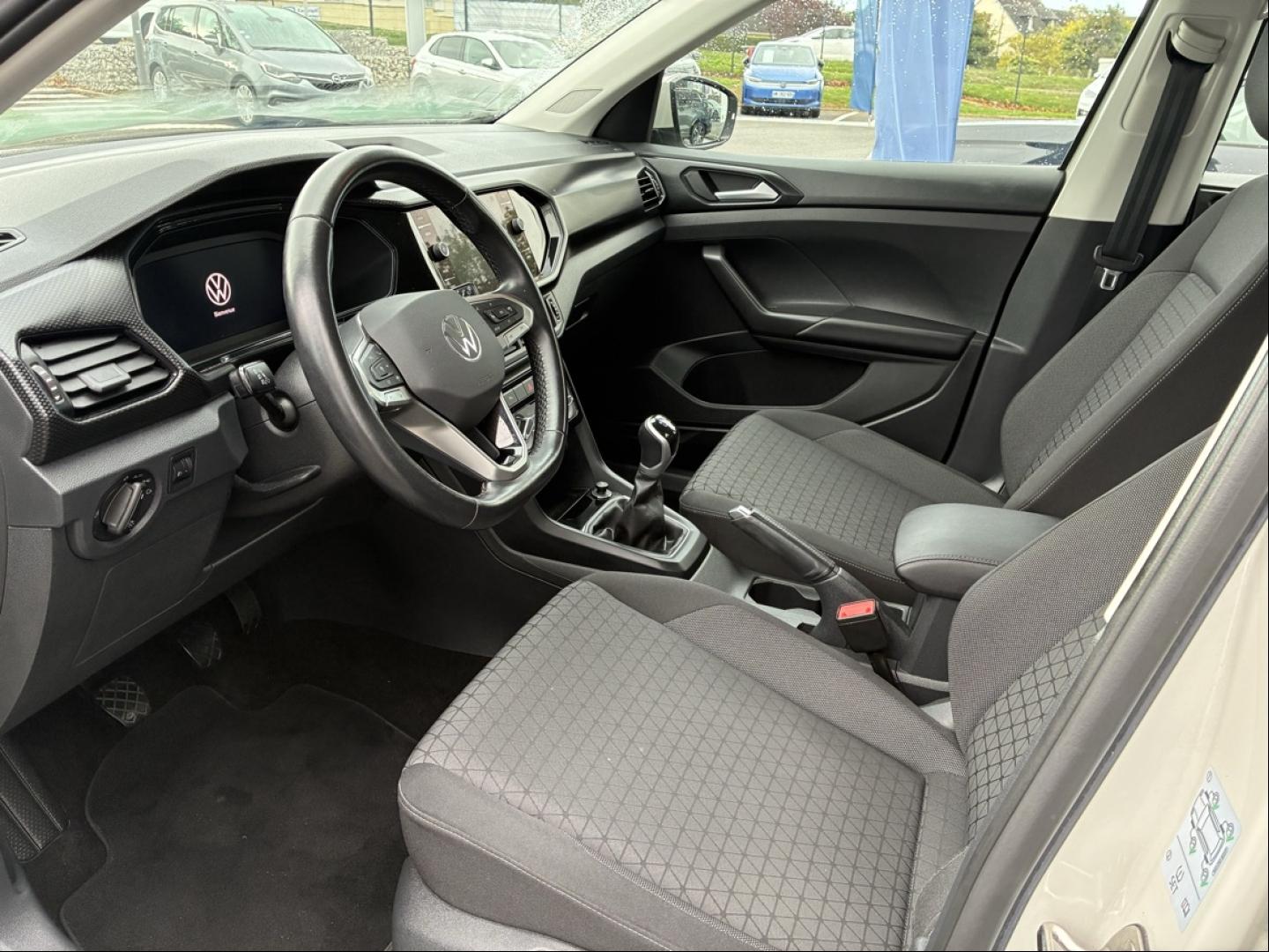 VOLKSWAGEN T-Cross