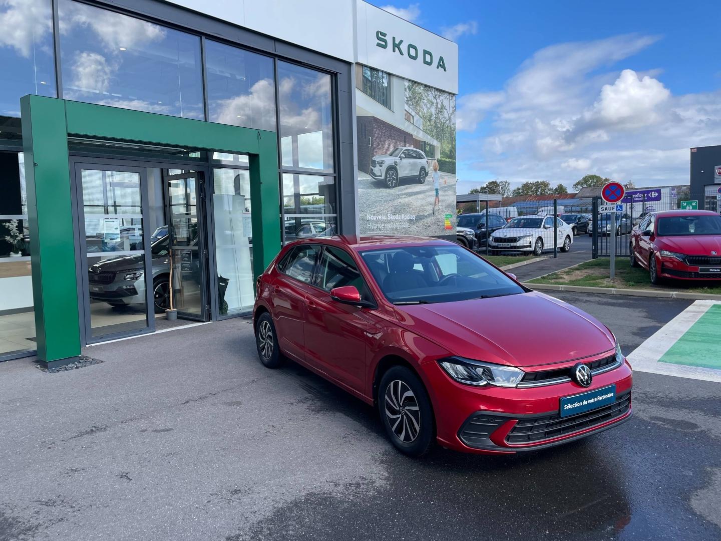 VOLKSWAGEN Polo