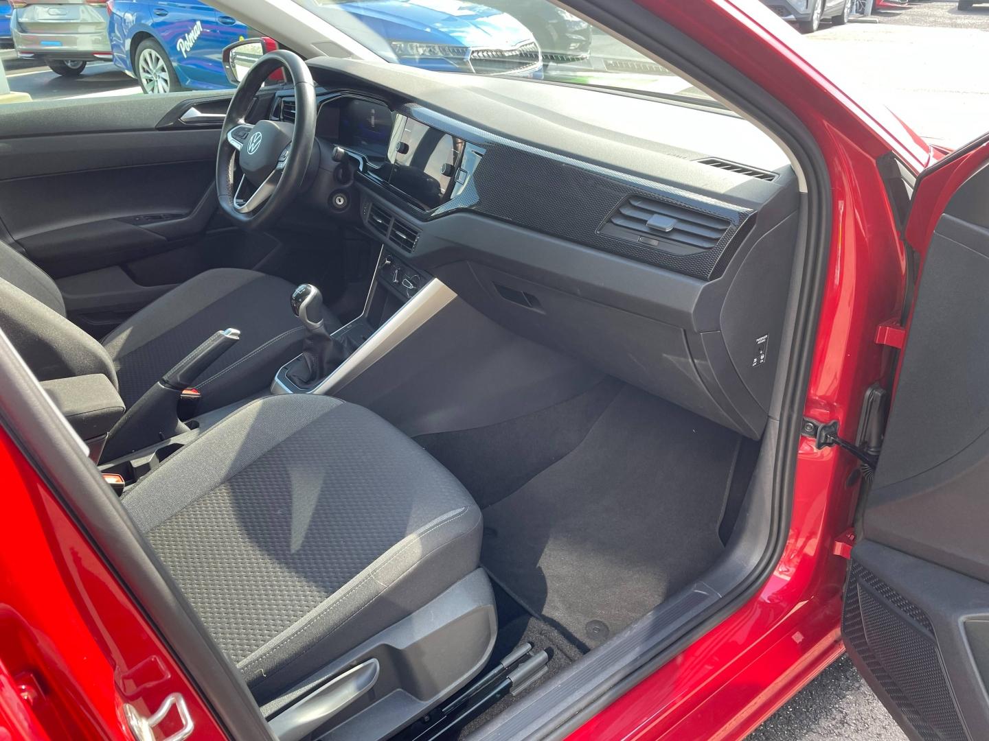 VOLKSWAGEN Polo