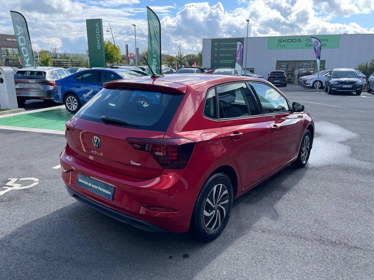 VOLKSWAGEN Polo