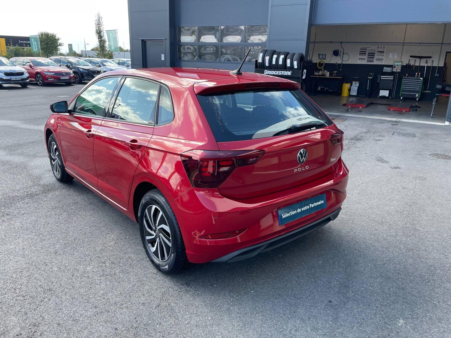 VOLKSWAGEN Polo