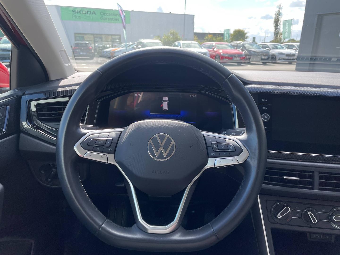 VOLKSWAGEN Polo