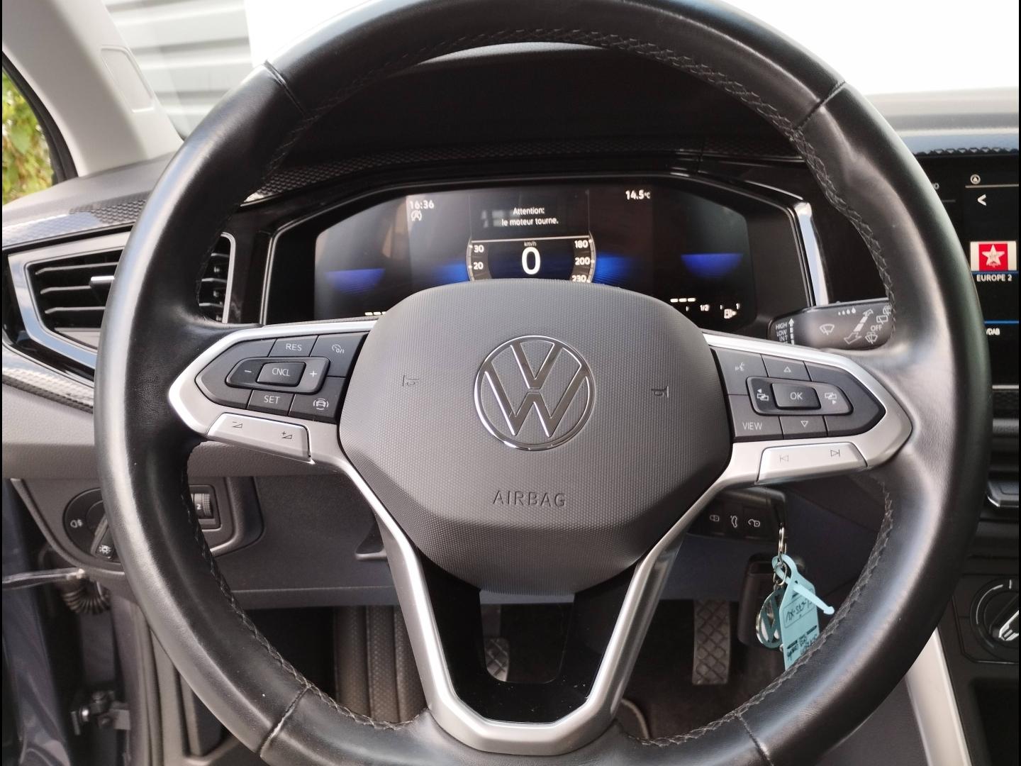 VOLKSWAGEN Polo