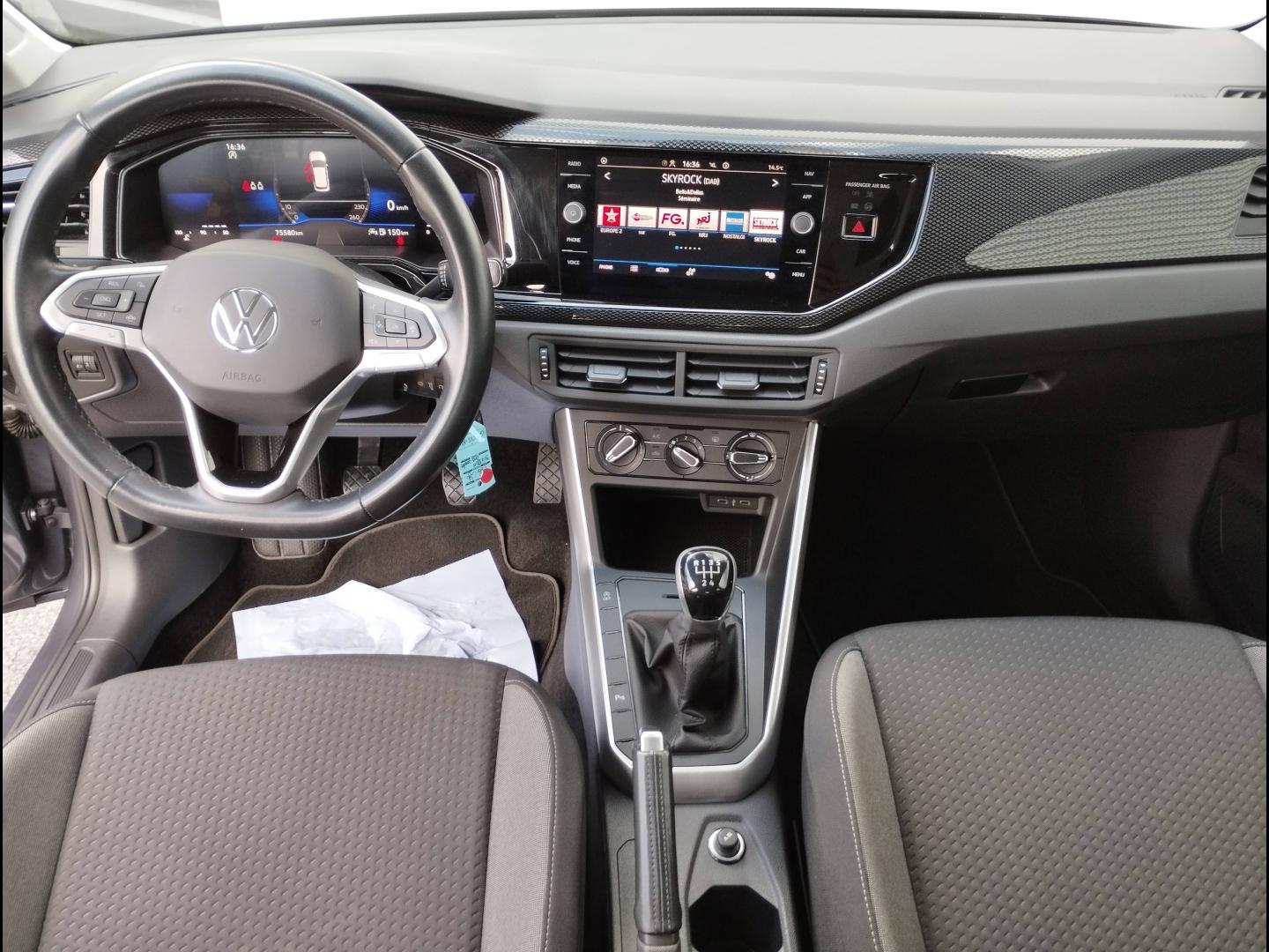 VOLKSWAGEN Polo