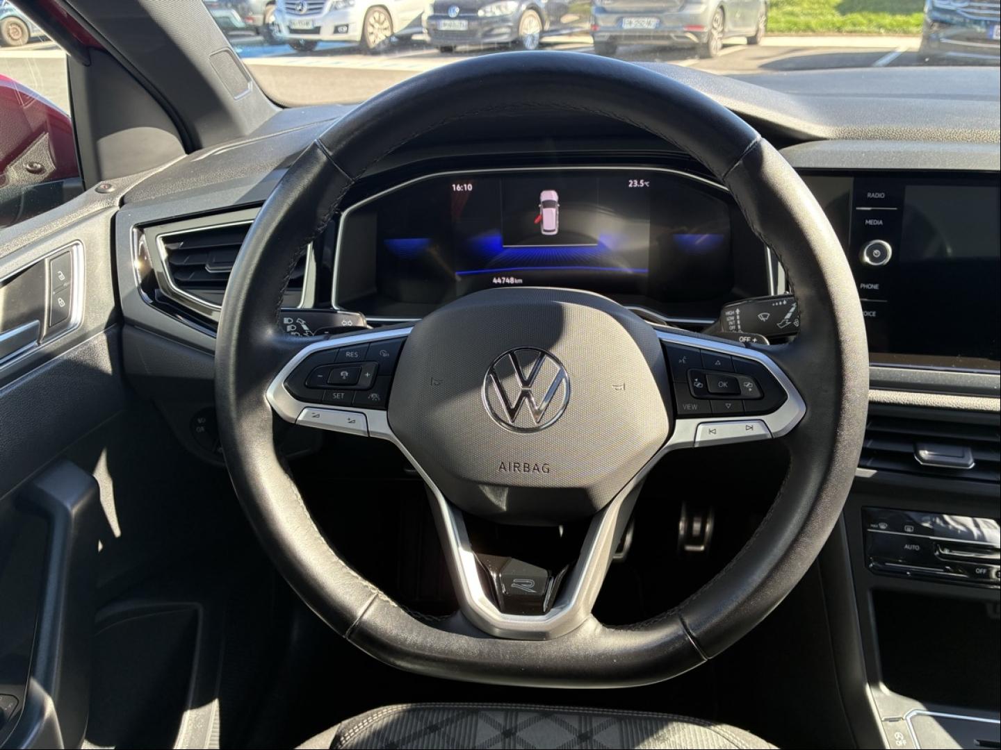 VOLKSWAGEN Polo