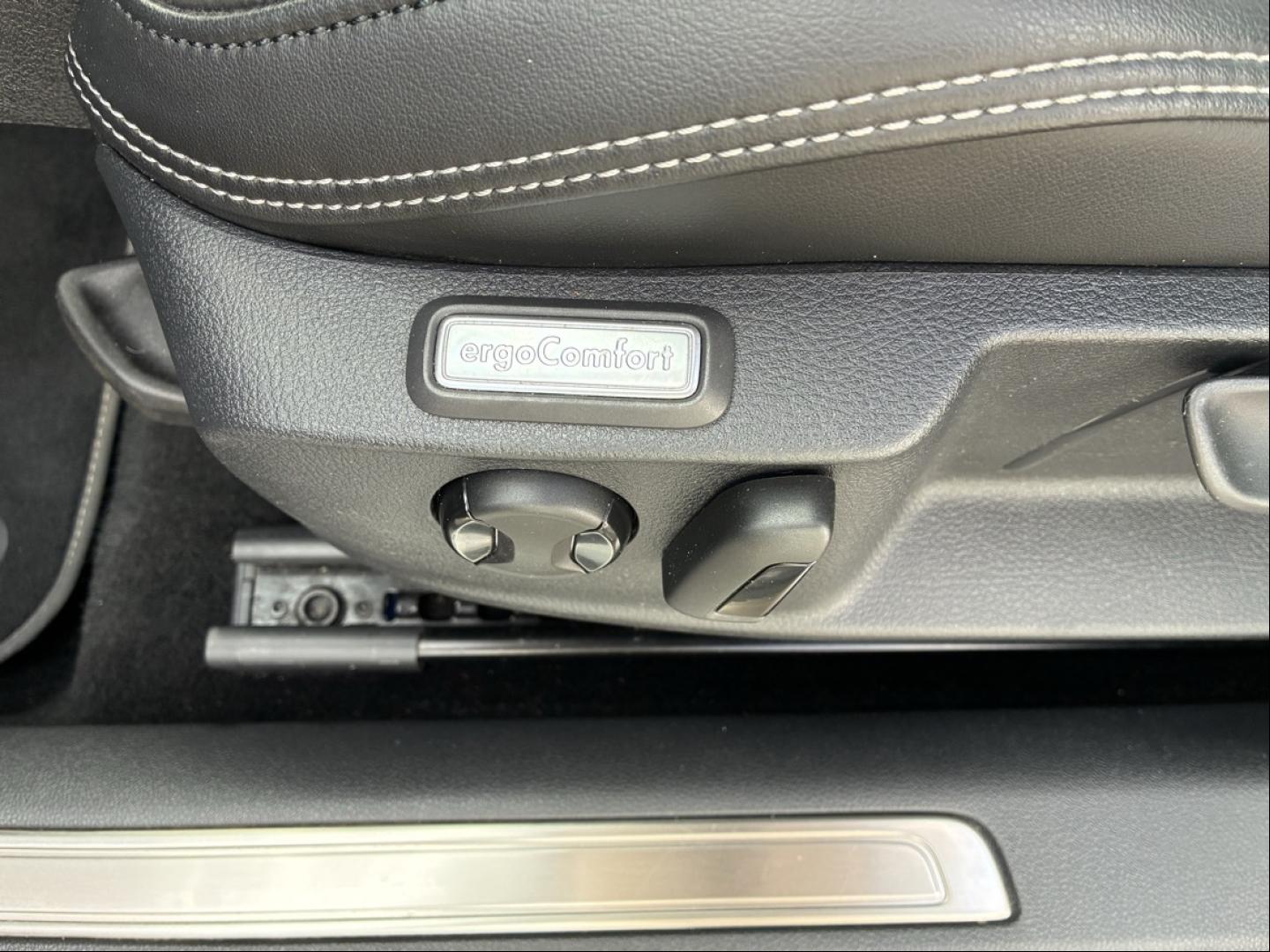 VOLKSWAGEN Passat SW