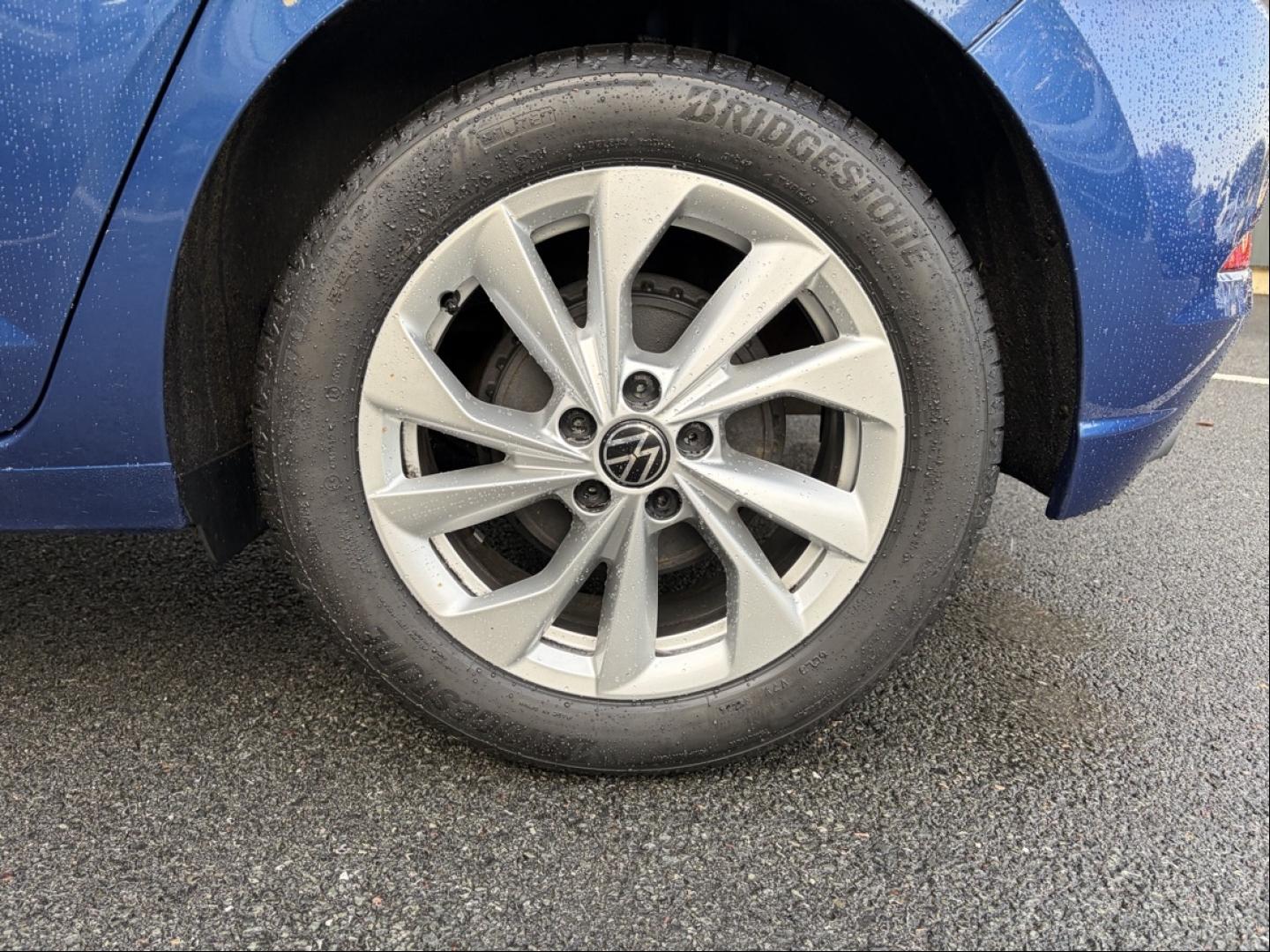 VOLKSWAGEN Polo