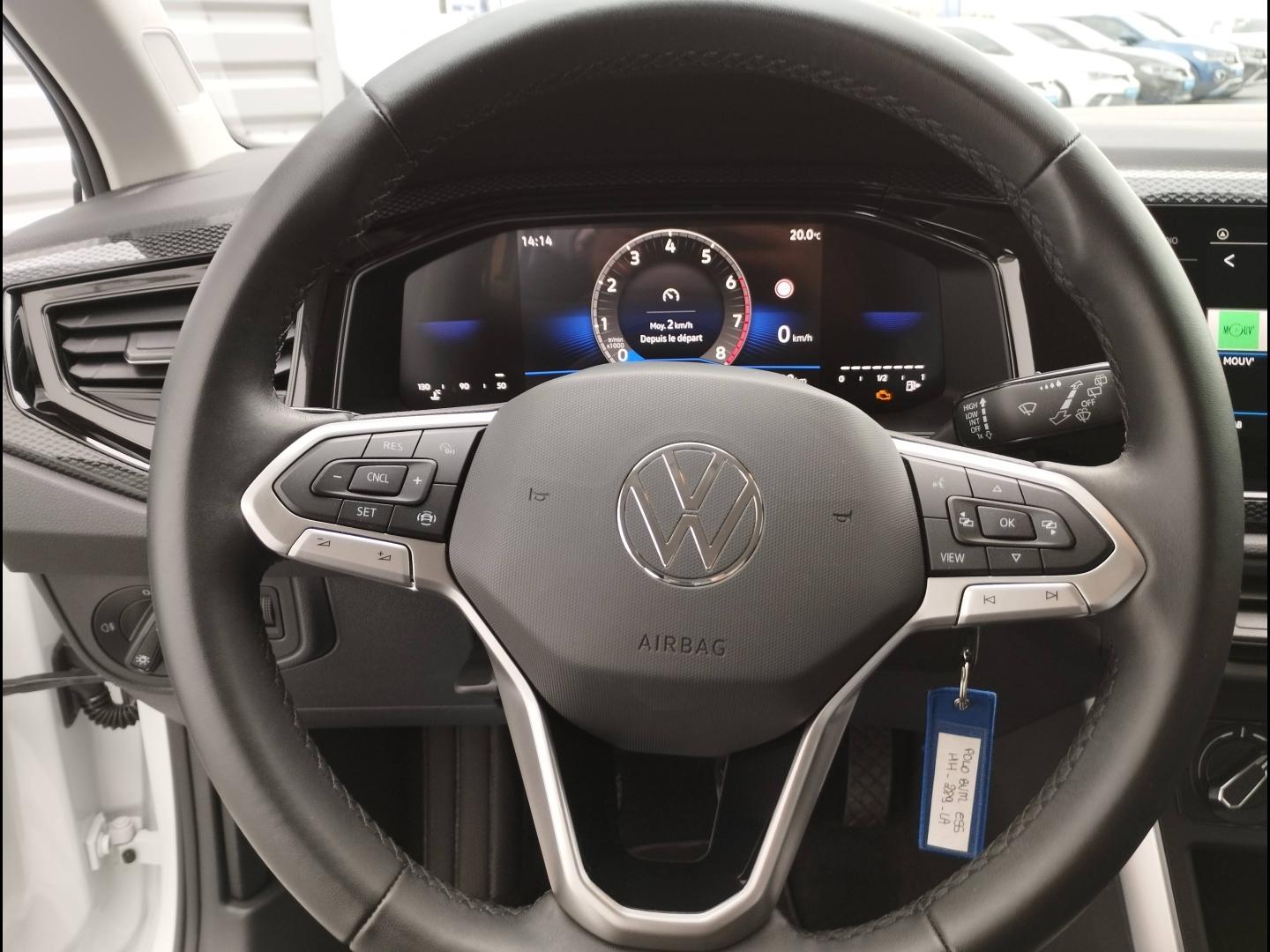 VOLKSWAGEN Polo