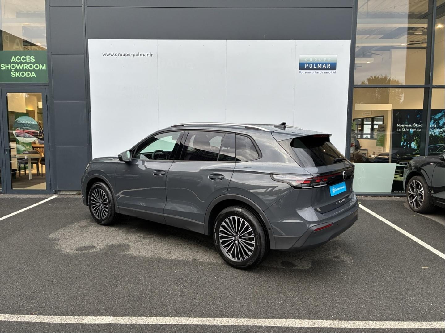 VOLKSWAGEN Tiguan