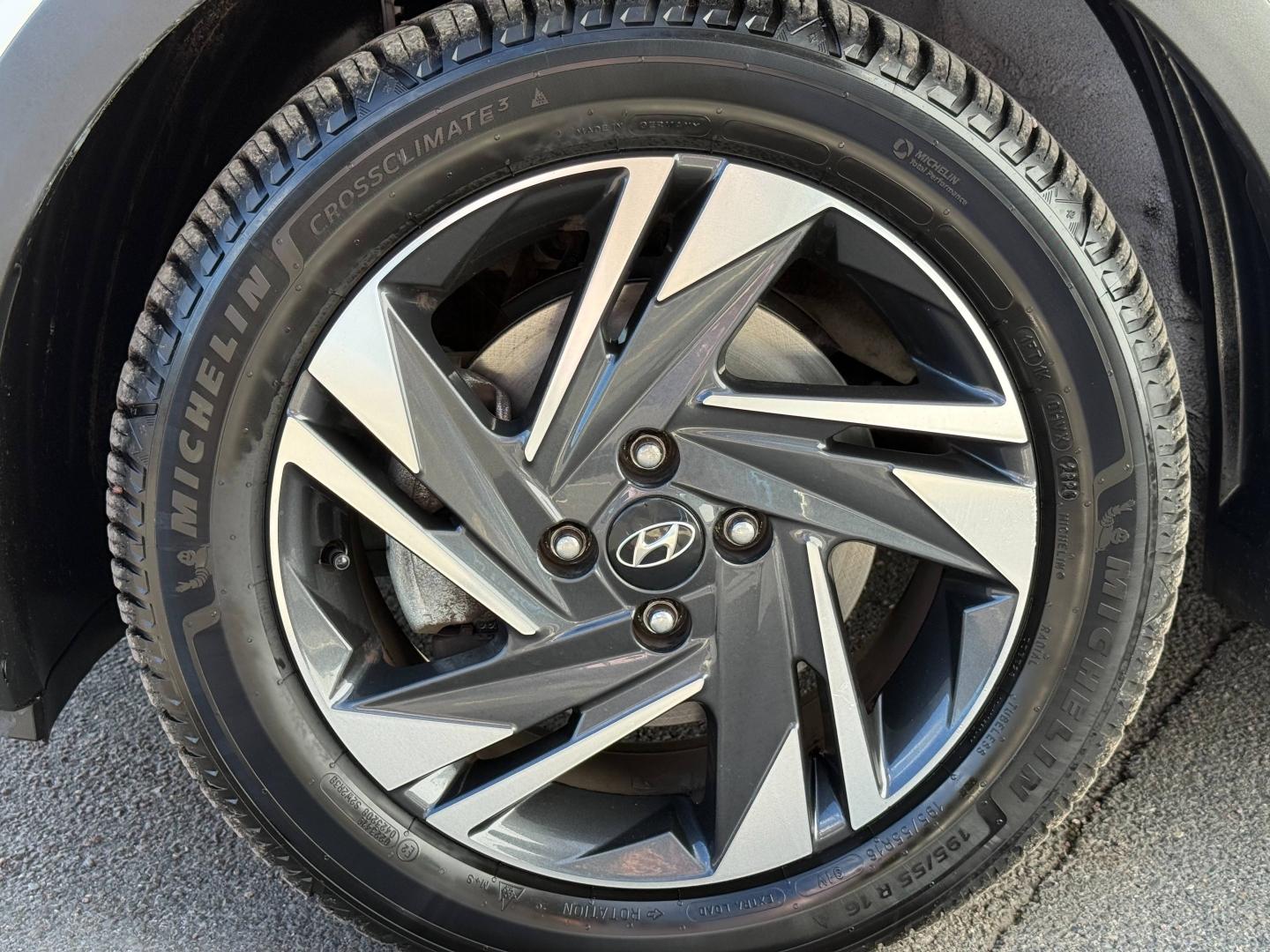 HYUNDAI Bayon