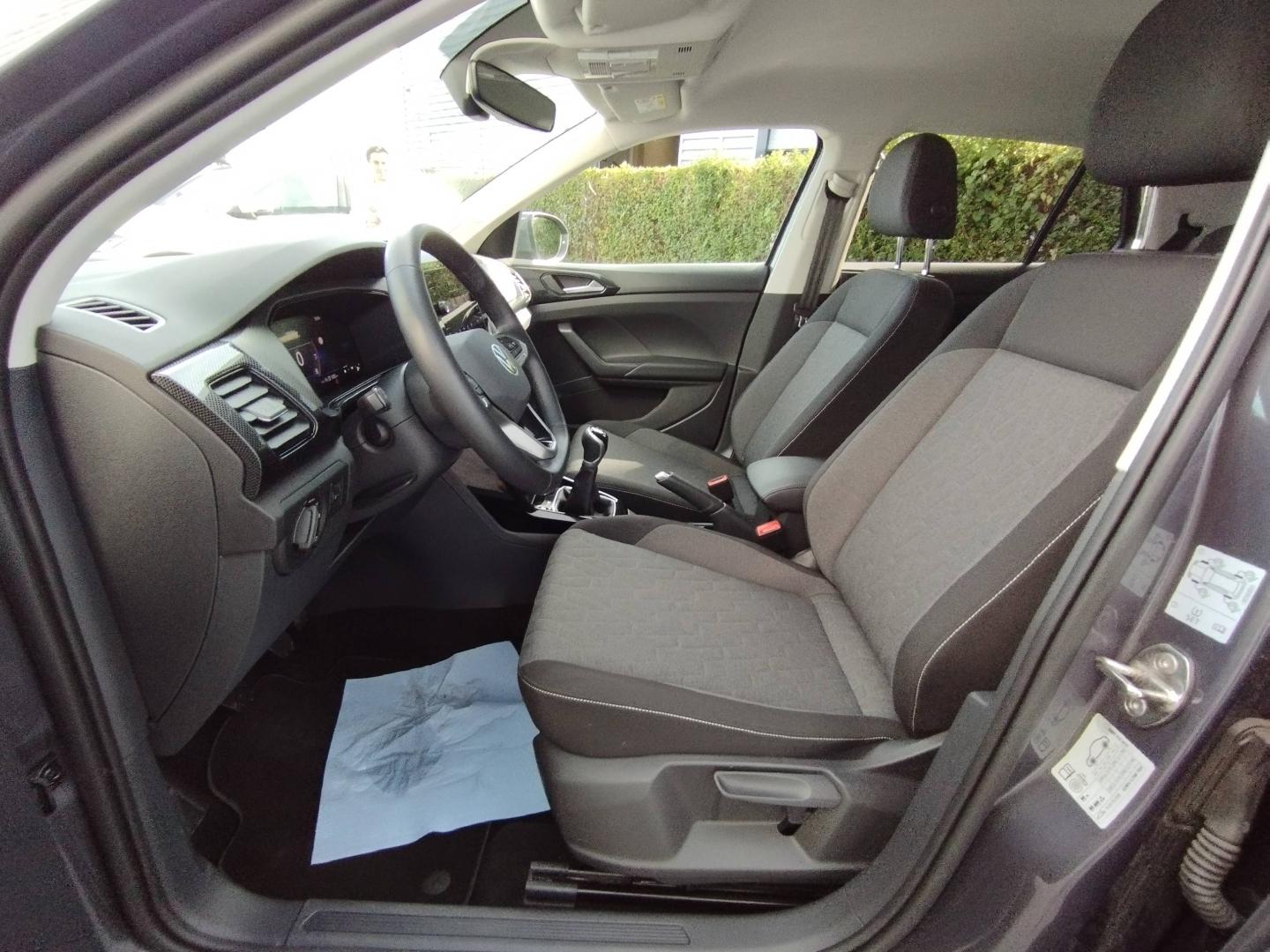 VOLKSWAGEN T-Cross