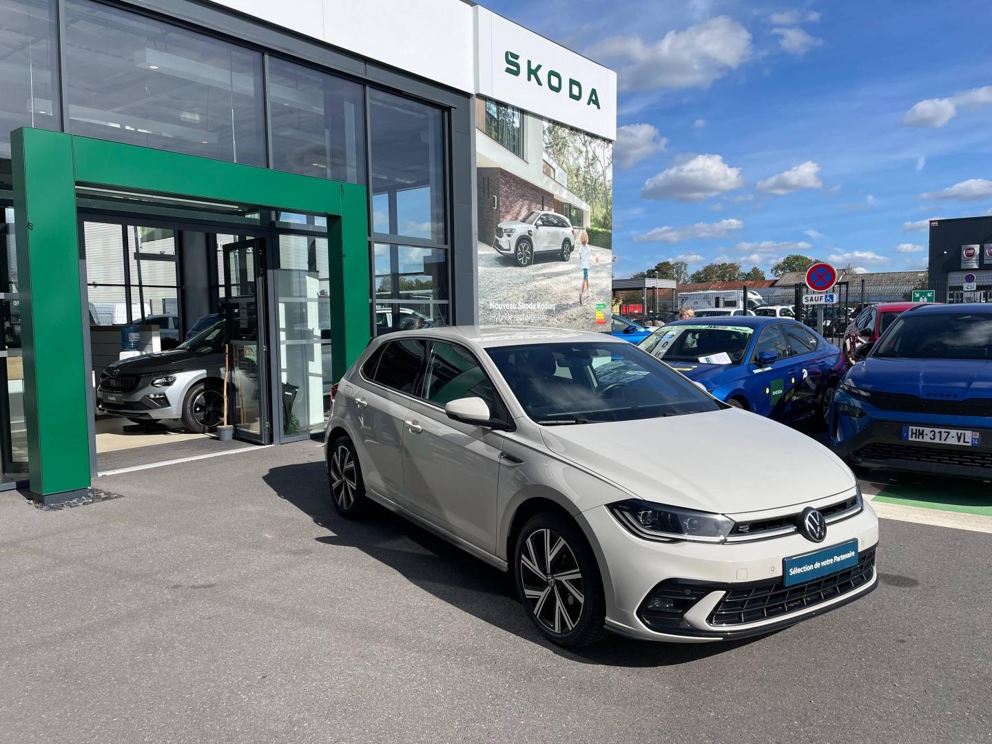 VOLKSWAGEN Polo