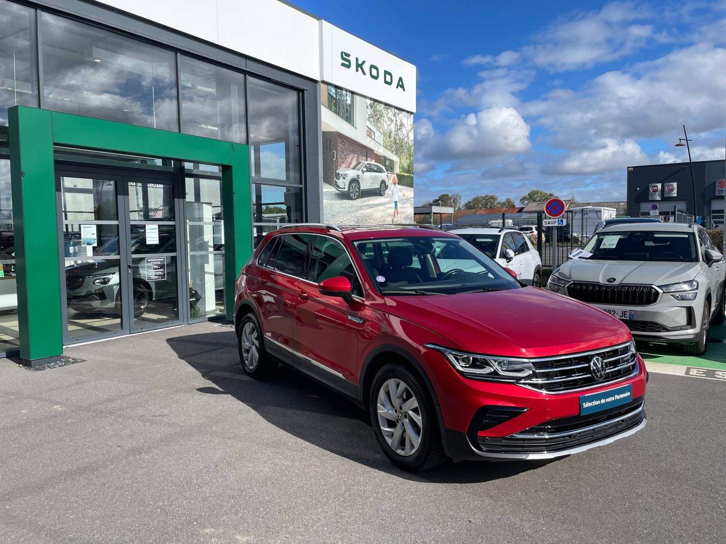 VOLKSWAGEN Tiguan