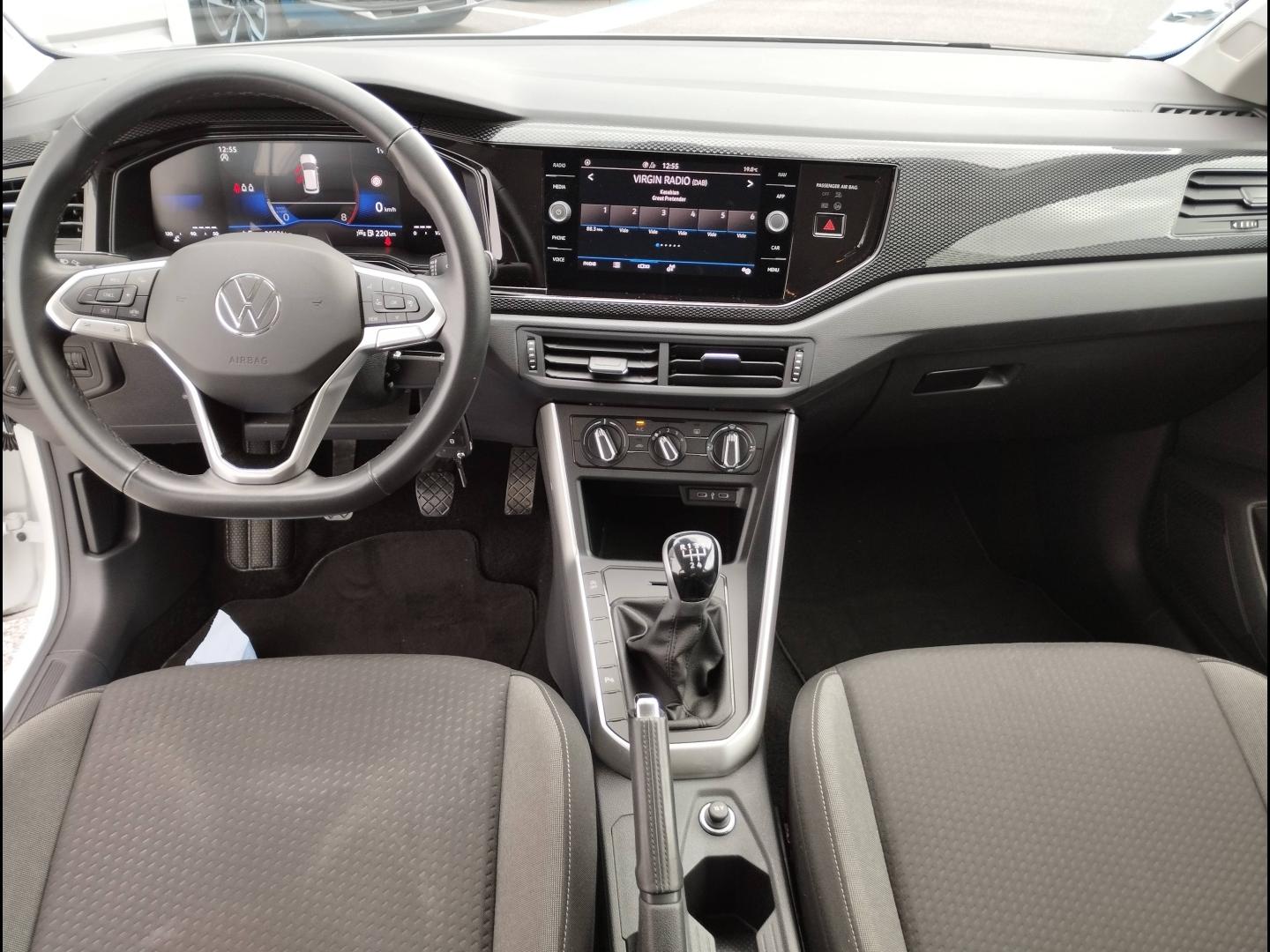 VOLKSWAGEN Polo