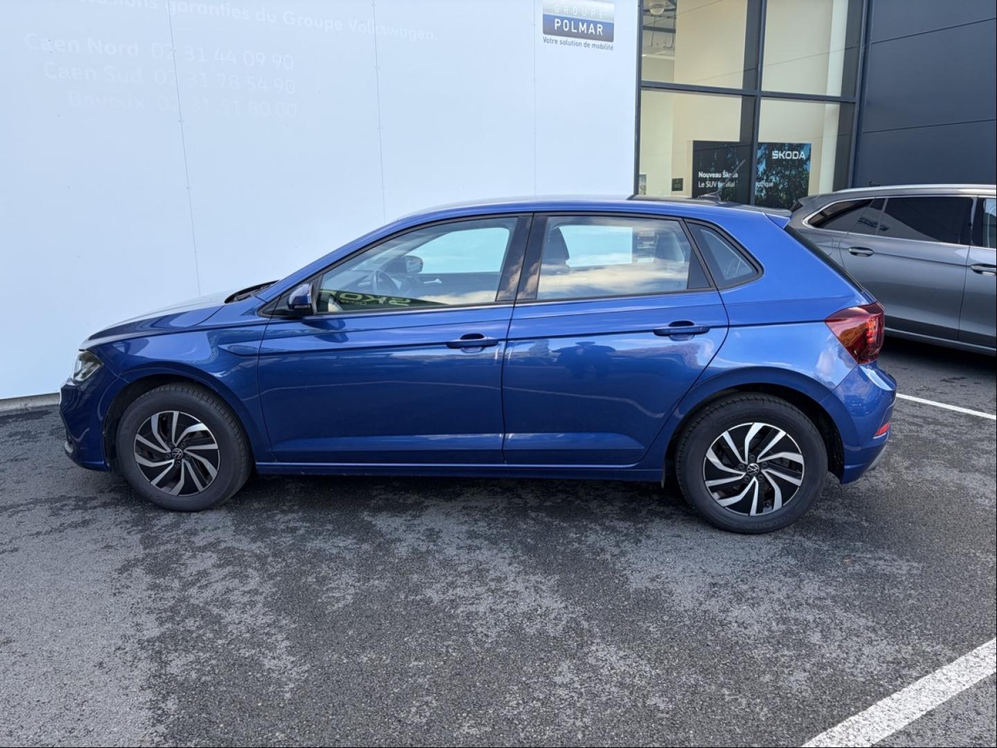 VOLKSWAGEN Polo