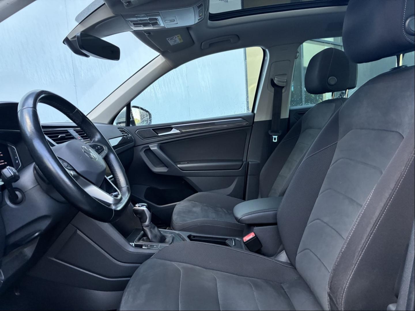 VOLKSWAGEN Tiguan