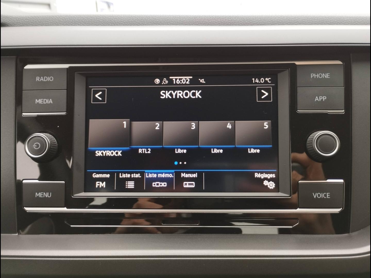 VOLKSWAGEN Polo