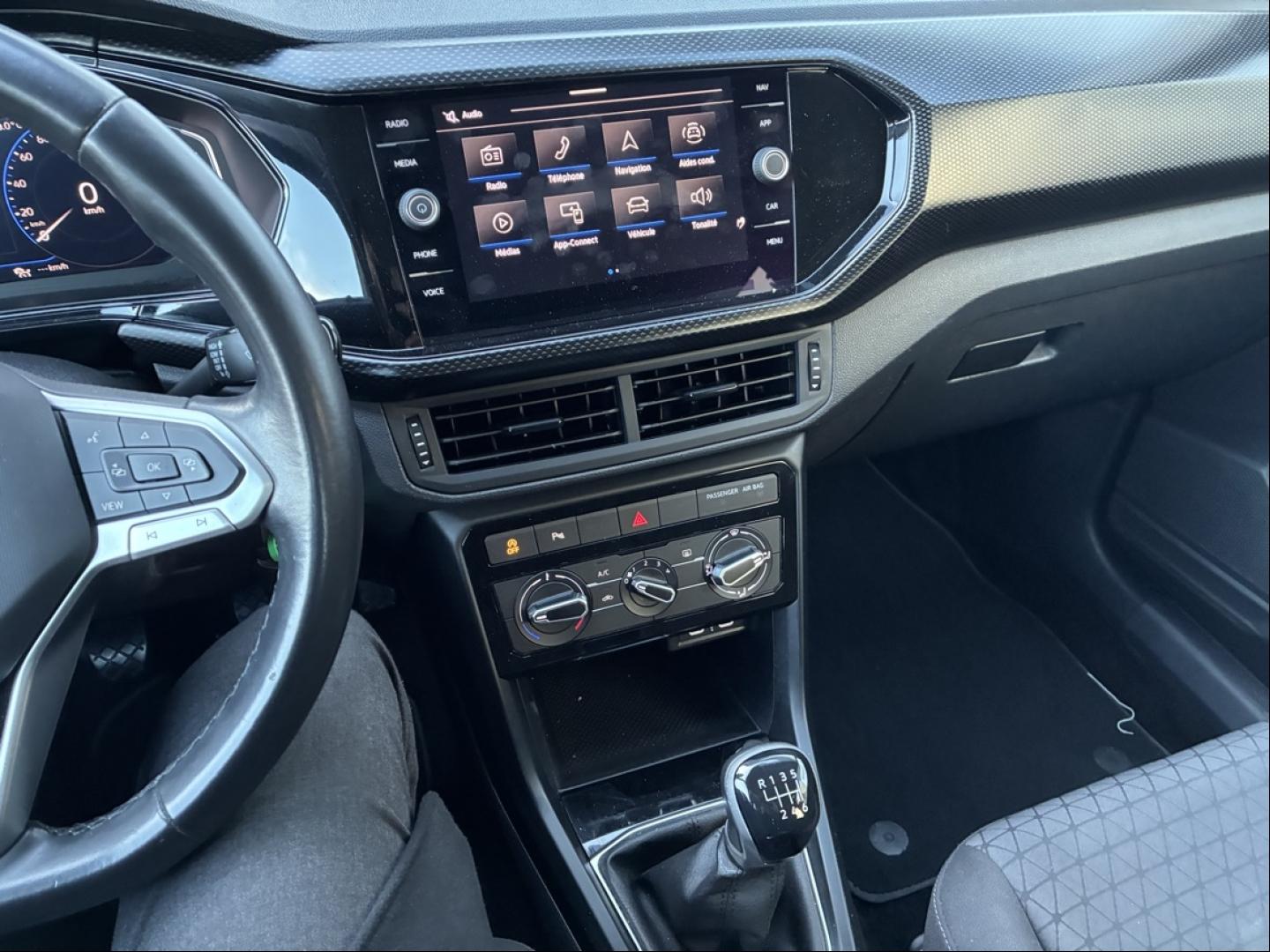VOLKSWAGEN T-Cross